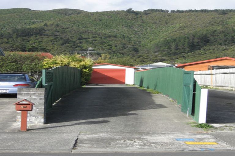 Photo of property in 4b Glenbrook Grove, Naenae, Lower Hutt, 5011