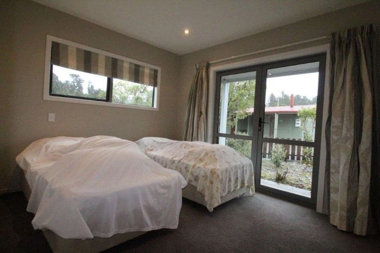 Photo of property in 24 Nyhon Place, Haast, 7886