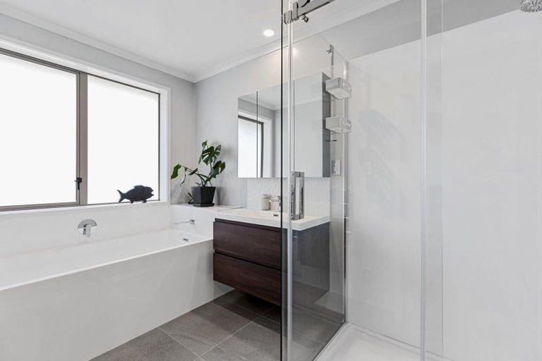 Photo of property in 1 Roxbury Place, Papamoa Beach, Papamoa, 3118