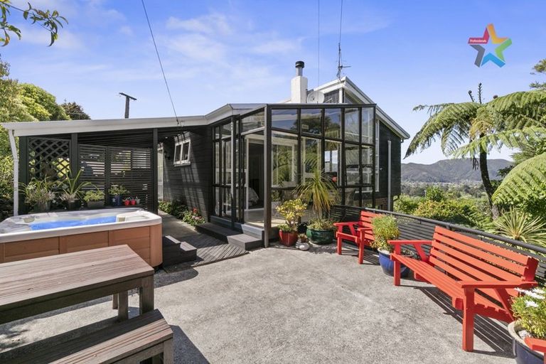 Photo of property in 27 Vista Grove, Kelson, Lower Hutt, 5010