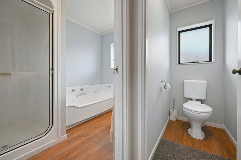 Photo of property in 19 Dallinger Street, St Andrews, Hamilton, 3200