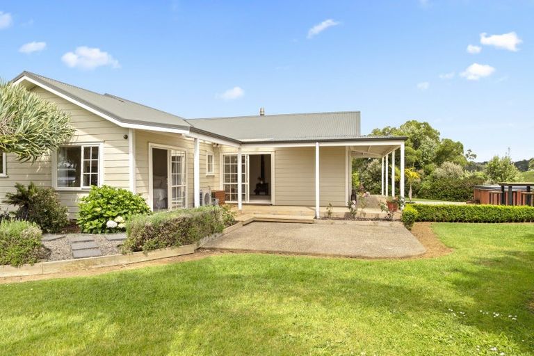Photo of property in 948 Awhitu Road, Pollok, Waiuku, 2683