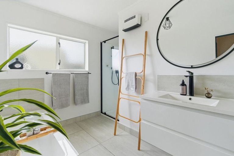 Photo of property in 43 Osprey Drive, Welcome Bay, Tauranga, 3112