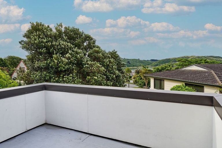 Photo of property in 13 Kinnel Grove, Papakowhai, Porirua, 5024