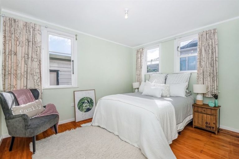 Photo of property in 1/178 Lake Road, Belmont, Auckland, 0622