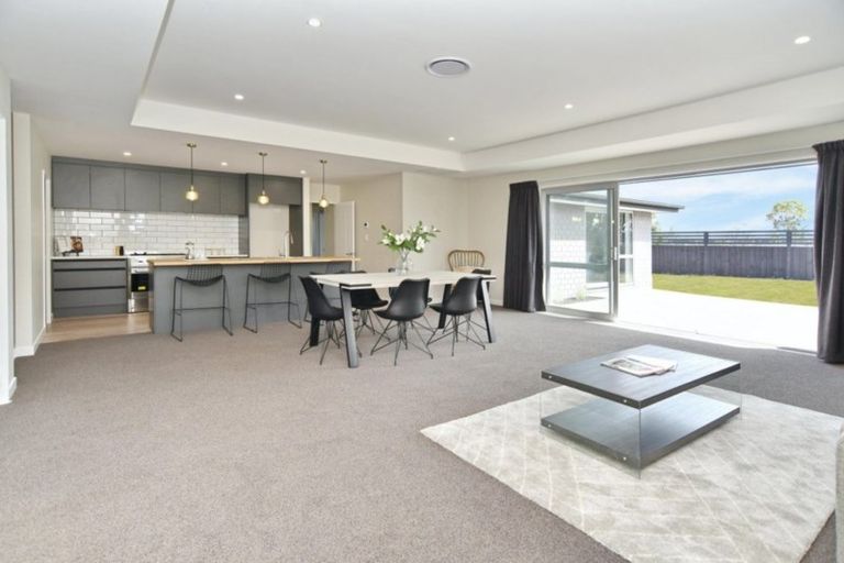 Photo of property in 8 Clarendon Place, Rangiora, 7400