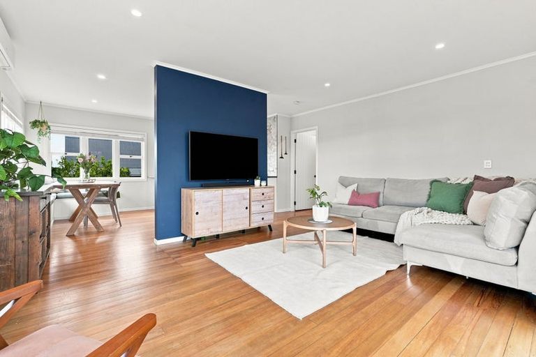 Photo of property in 1/77 Birkdale Road, Birkdale, Auckland, 0626