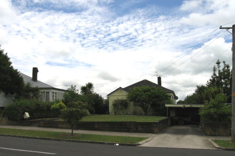 Photo of property in 104 Walmer Road, Point Chevalier, Auckland, 1022