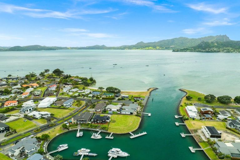 Photo of property in 8 Mariners Haven, One Tree Point, 0118