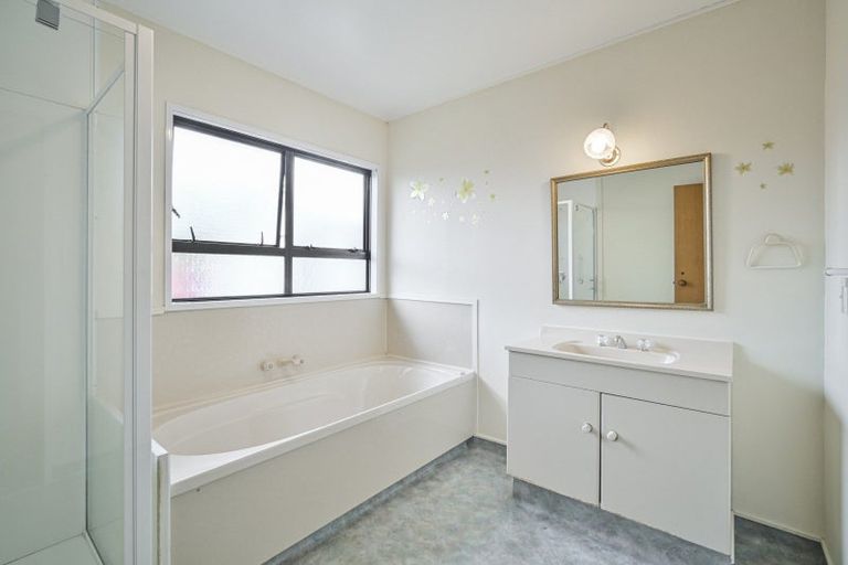 Photo of property in 1002 Reka Street, Akina, Hastings, 4122