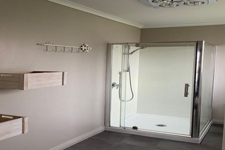 Photo of property in 10 Derby Street, Green Island, Dunedin, 9018