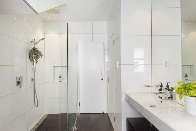 Photo of property in 31 Norwood Road, Bayswater, Auckland, 0622