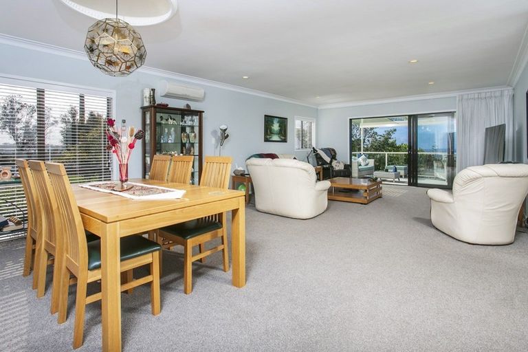 Photo of property in 128 Arran Road, Browns Bay, Auckland, 0630