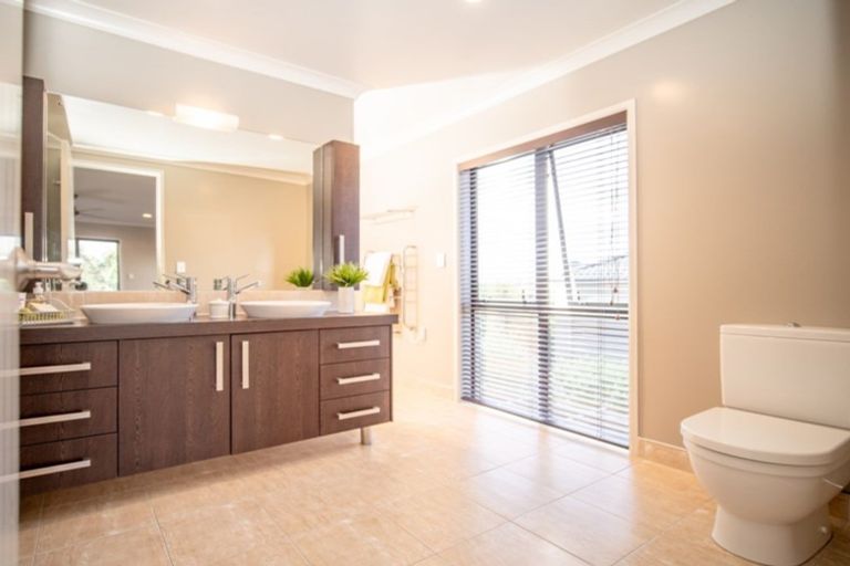 Photo of property in 18 Phoenicia Court, The Gardens, Auckland, 2105