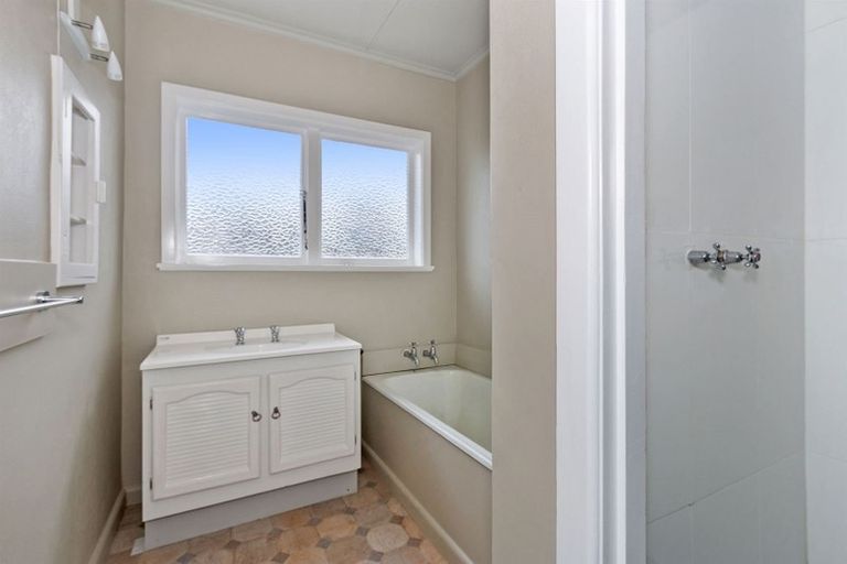 Photo of property in 31 Shortland Street, Wainoni, Christchurch, 8061