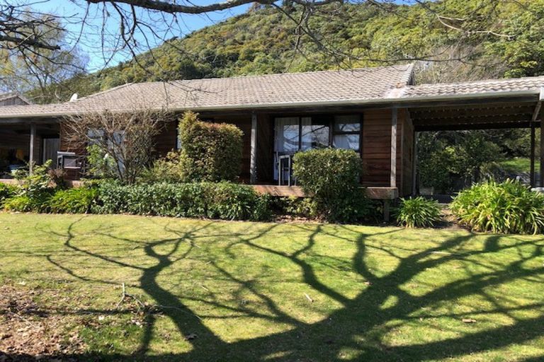 Photo of property in 6 Tangitu Street, Motuoapa, 3382