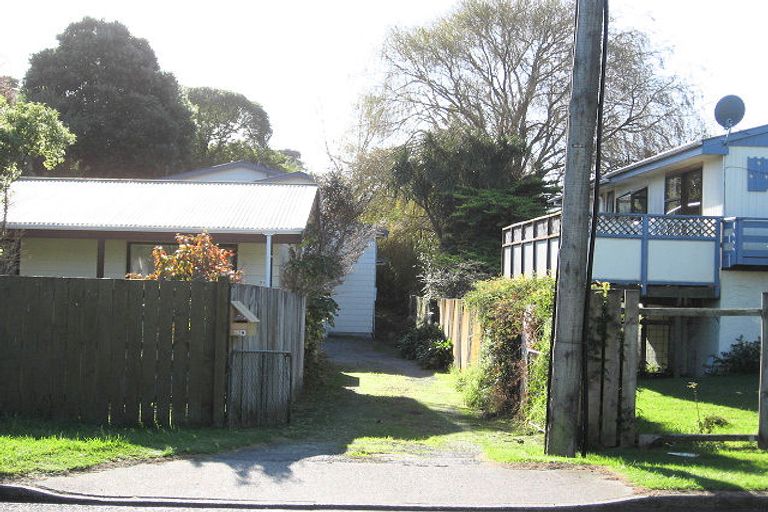 Photo of property in 35b Tiromoana Road, Raumati South, Paraparaumu, 5032