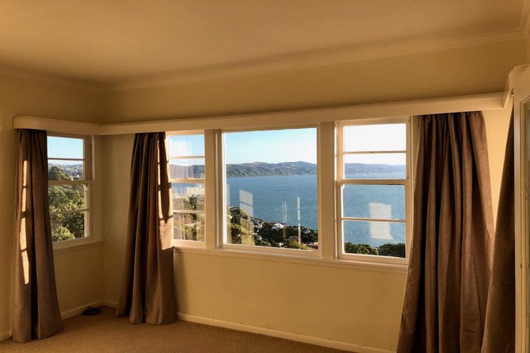 Photo of property in 122 Grafton Road, Roseneath, Wellington, 6011