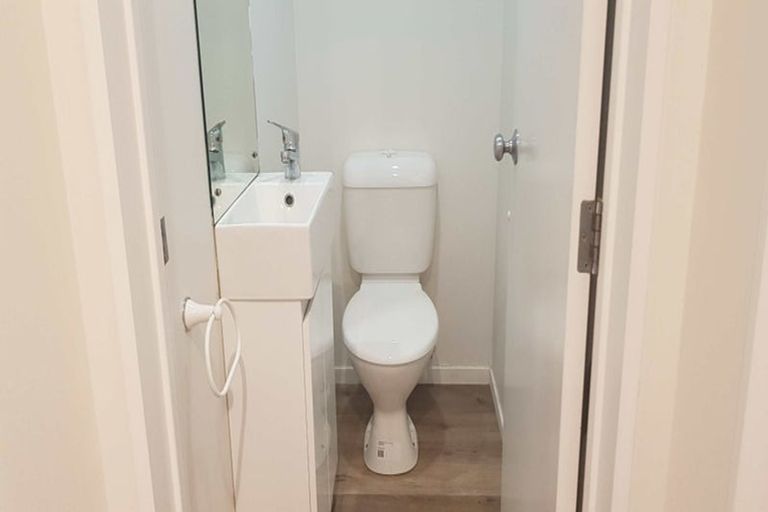 Photo of property in 7/3 Orwell Road, Greenhithe, Auckland, 0632