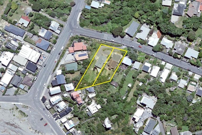 Photo of property in 3/6 Robertson Street, Owhiro Bay, Wellington, 6023
