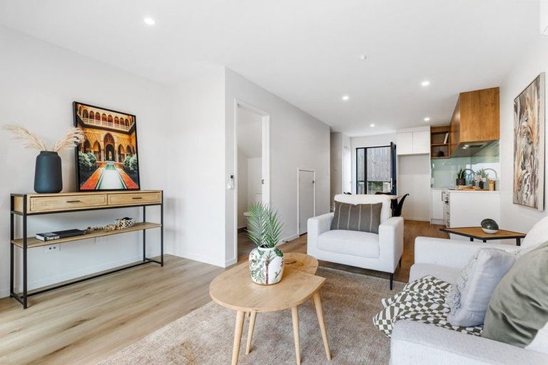 Photo of property in 4/21 Divich Avenue, Te Atatu South, Auckland, 0610