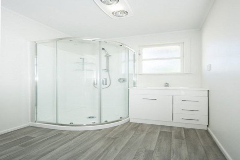 Photo of property in 1/494 Swanson Road, Ranui, Auckland, 0612