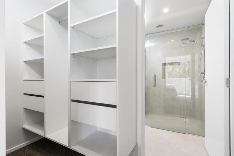 Photo of property in 307a Mount Pleasant Road, Mount Pleasant, Christchurch, 8081