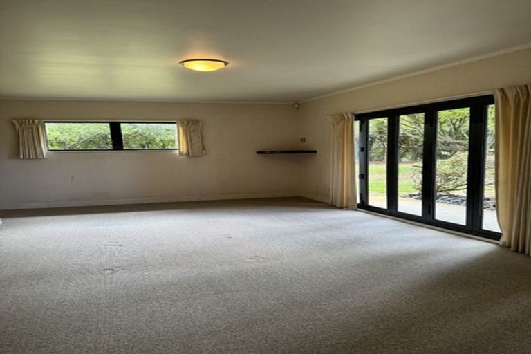 Photo of property in 115 Station Road, Kumeu, 0891