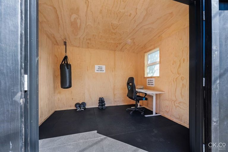 Photo of property in 12d Chatsworth Road, Silverstream, Upper Hutt, 5019