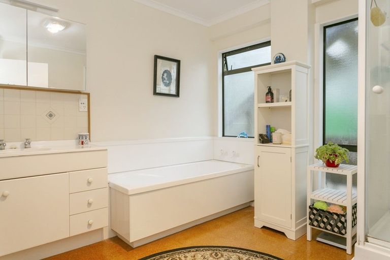 Photo of property in 117 Wakeman Road, Acacia Bay, Taupo, 3330