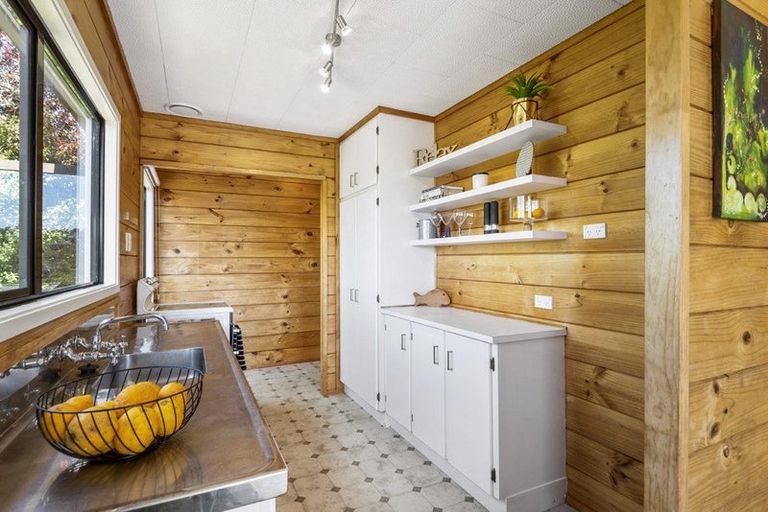 Photo of property in 1/8 Camilla Grove, Totara Vale, Auckland, 0629