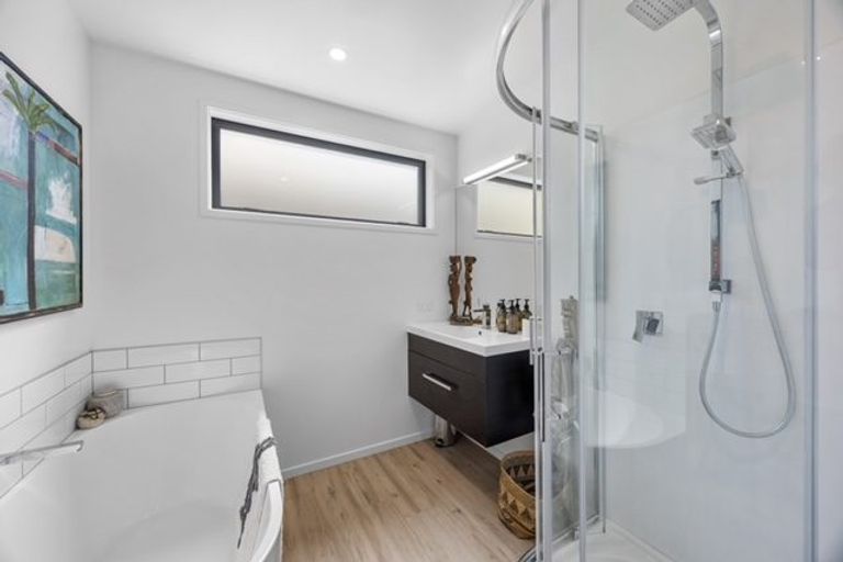 Photo of property in 42 Obelisk Street, Wanaka, 9305