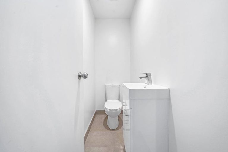 Photo of property in 9 Tarapuke Lane, Papakura, 2110