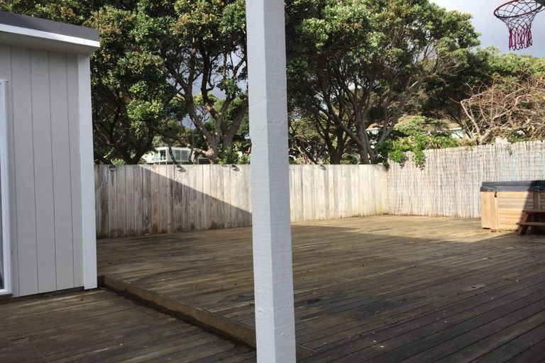 Photo of property in 19a Mantell Street, Seatoun, Wellington, 6022