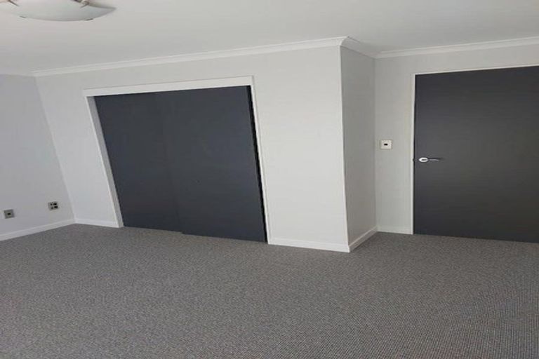 Photo of property in 30a Paremata Crescent, Paremata, Porirua, 5024