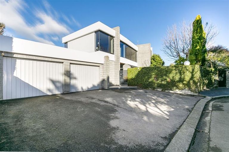 Photo of property in 32 Seatoun Heights Road, Seatoun, Wellington, 6022