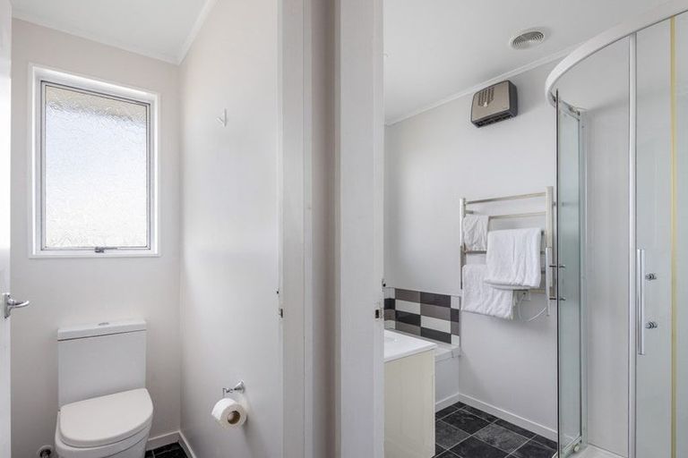 Photo of property in 63 Ruskin Road, Newlands, Wellington, 6037