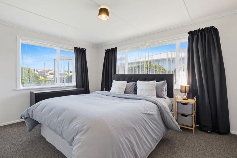Photo of property in 24 Lee Street, Castlecliff, Whanganui, 4501