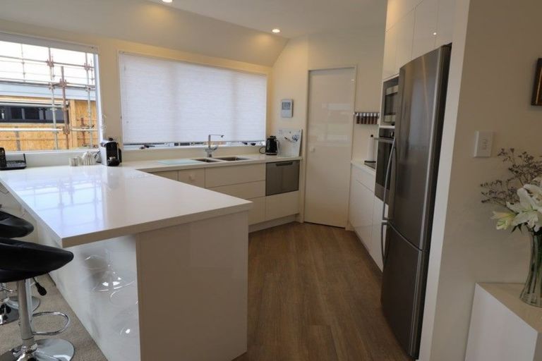 Photo of property in 212b Devonport Road, Tauranga, 3110