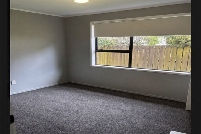 Photo of property in 28 Beauchamp Drive, Massey, Auckland, 0614