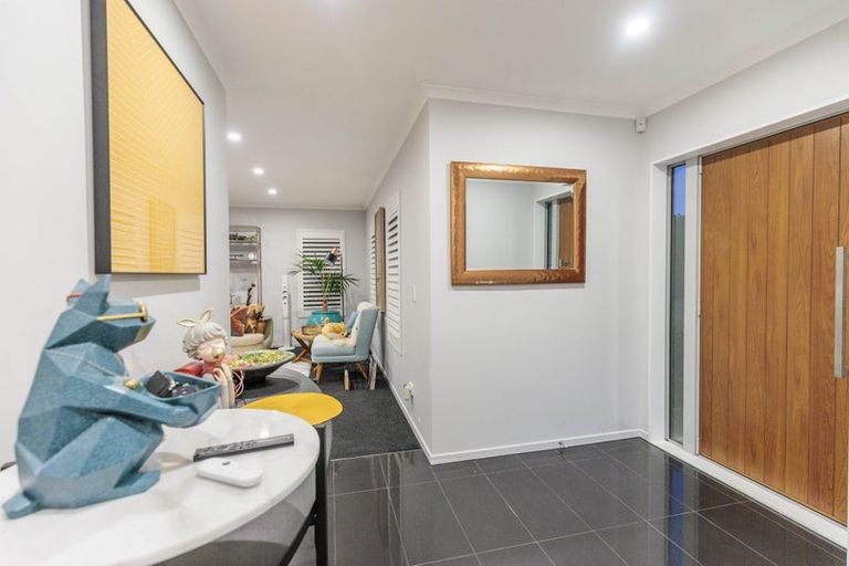 Photo of property in 202 Westchester Drive, Churton Park, Wellington, 6037