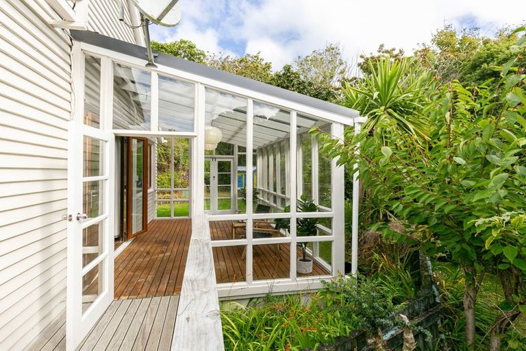 Photo of property in 55 Makara Road, Karori, Wellington, 6012