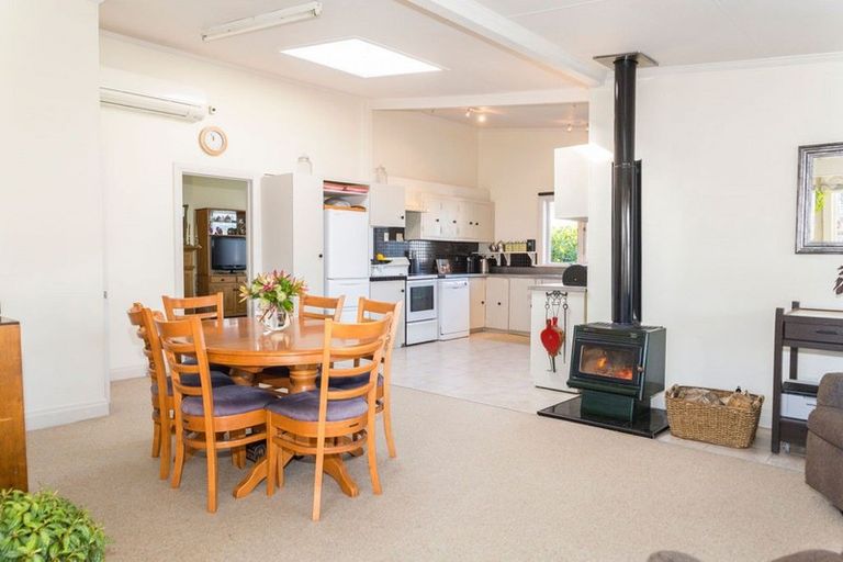 Photo of property in 12 Grant Street, Dannevirke, 4930