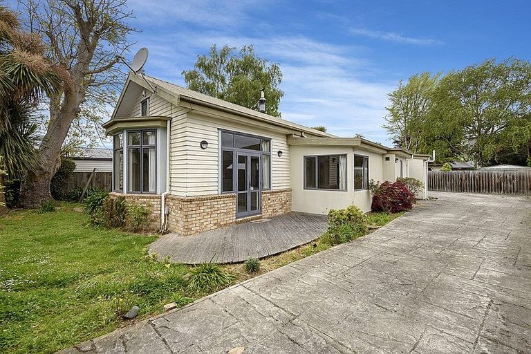 Photo of property in 2/96 Edward Avenue, Edgeware, Christchurch, 8013