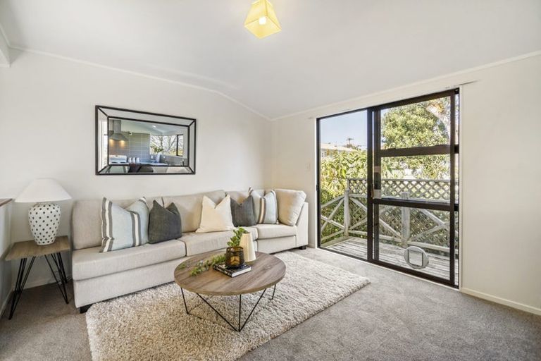 Photo of property in 2/49 Merani Street, Belmont, Auckland, 0622