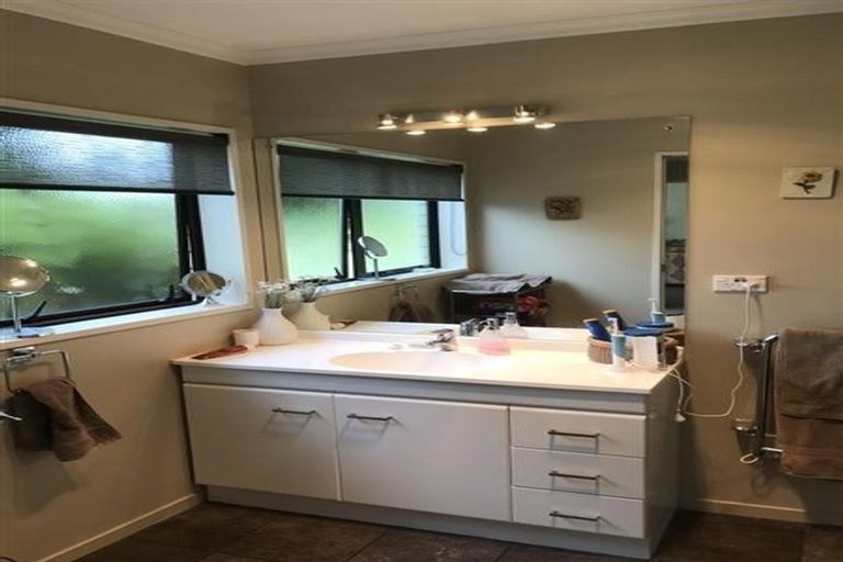 Photo of property in 80 Oira Road, Karaka, Drury, 2578