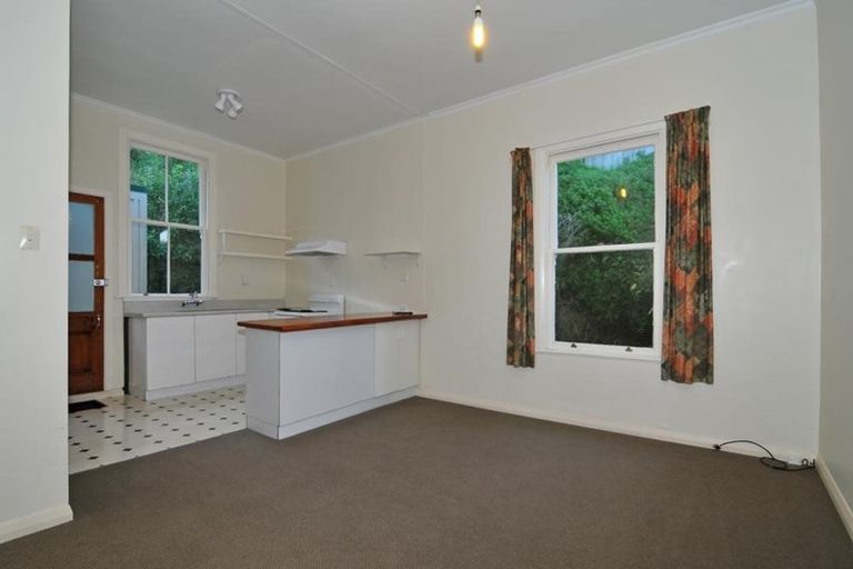 Photo of property in 12a Freeling Street, Island Bay, Wellington, 6023