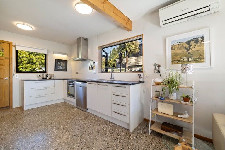 Photo of property in 8 Kawarau Place, Frankton, Queenstown, 9300