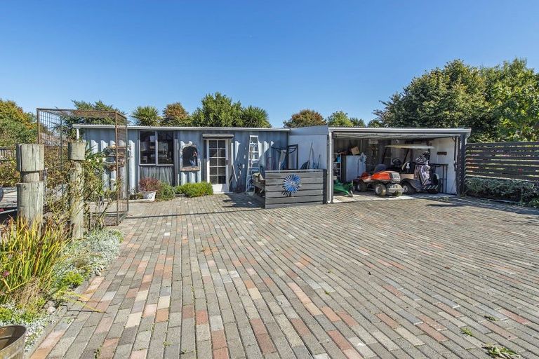 Photo of property in 17 Bridge Street, Southbridge, 7602