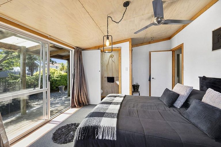 Photo of property in 21 Calgher Avenue, Waitara, 4320